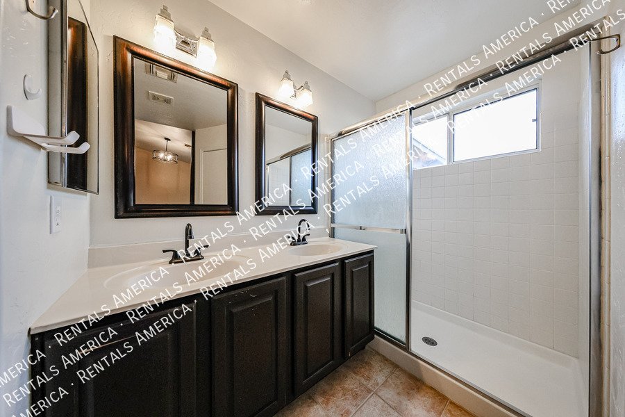 Gorgeous Chandler Home with Oversized Lot! property image