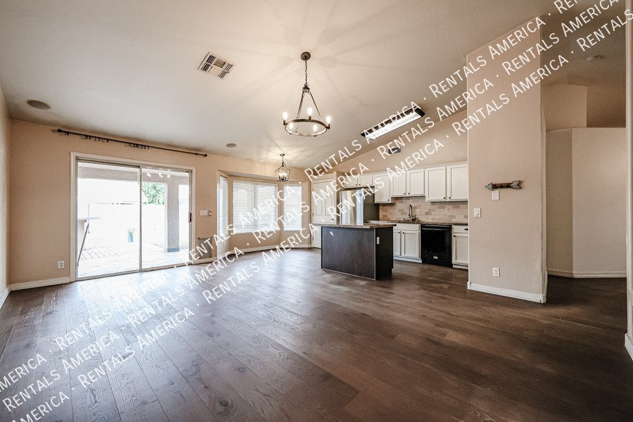 Gorgeous Chandler Home with Oversized Lot! property image