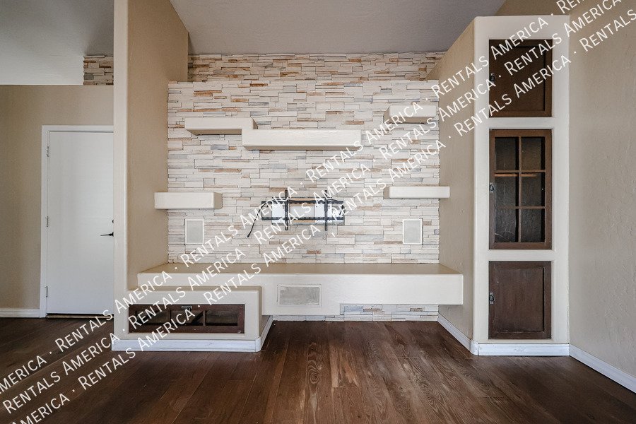 Gorgeous Chandler Home with Oversized Lot! property image