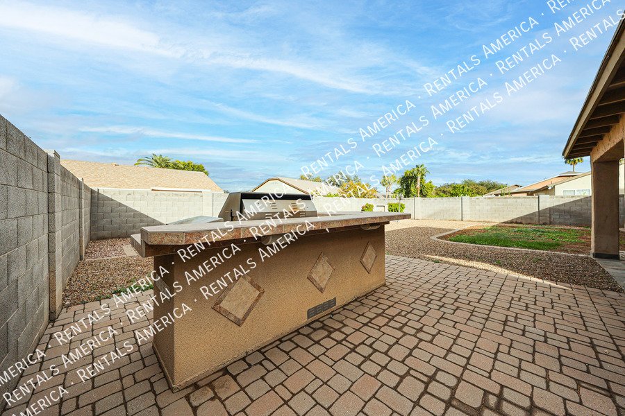 Gorgeous Chandler Home with Oversized Lot! property image