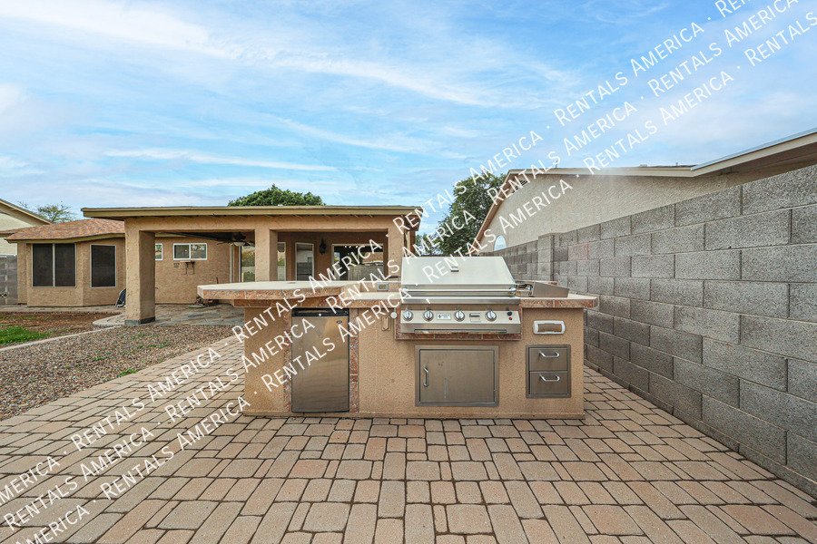 Gorgeous Chandler Home with Oversized Lot! property image