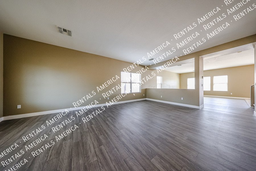 Welcome home to Spectrum at Val Vista! property image