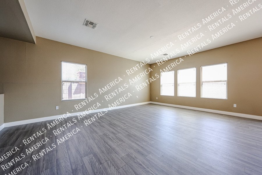 Welcome home to Spectrum at Val Vista! property image