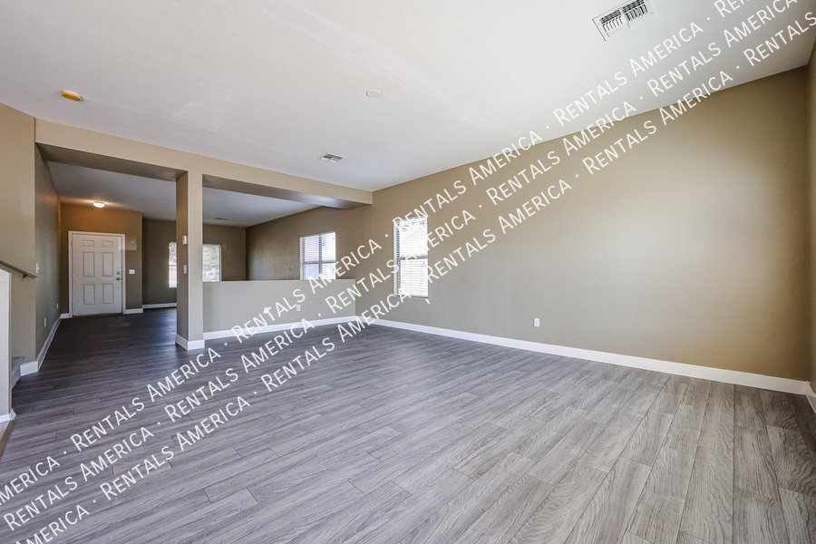 Welcome home to Spectrum at Val Vista! property image