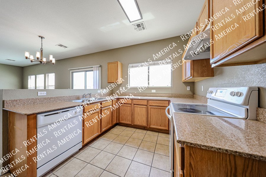 Welcome home to Spectrum at Val Vista! property image