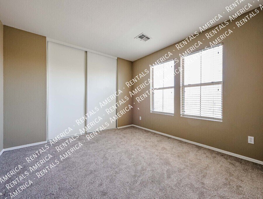 Welcome home to Spectrum at Val Vista! property image
