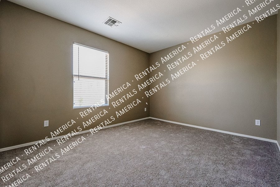 Welcome home to Spectrum at Val Vista! property image