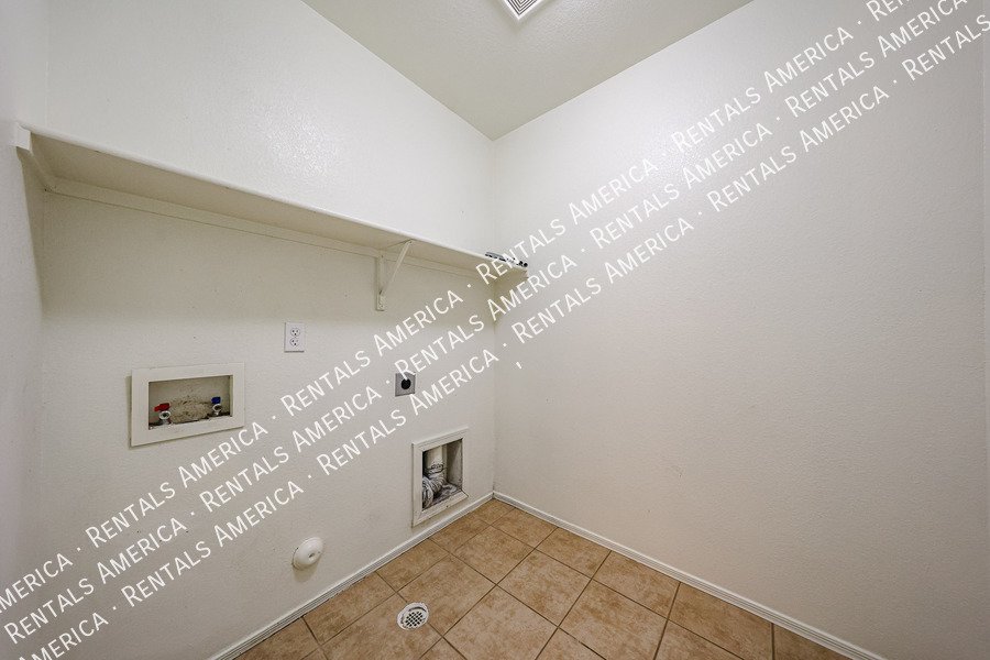 Welcome home to Spectrum at Val Vista! property image