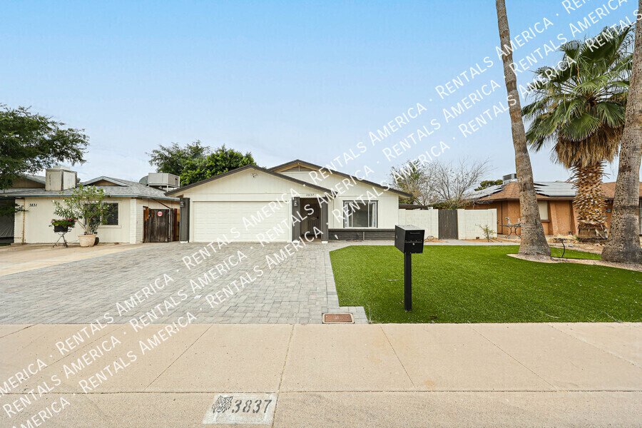 Remodeled 4 bedroom with Solar property image