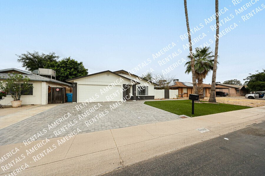 Remodeled 4 bedroom with Solar property image