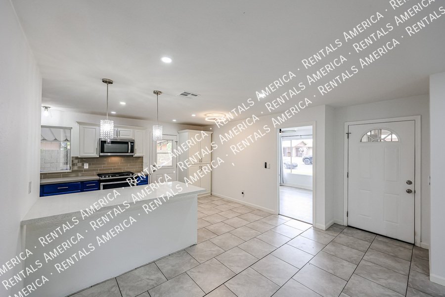 Remodeled 4 bedroom with Solar property image