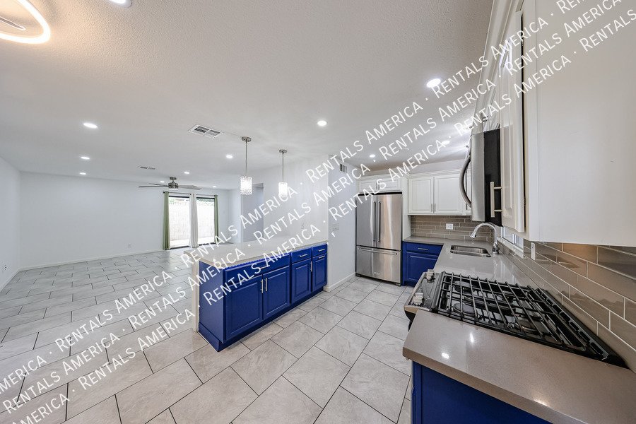 Remodeled 4 bedroom with Solar property image
