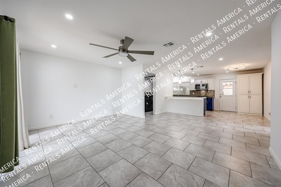 Remodeled 4 bedroom with Solar property image