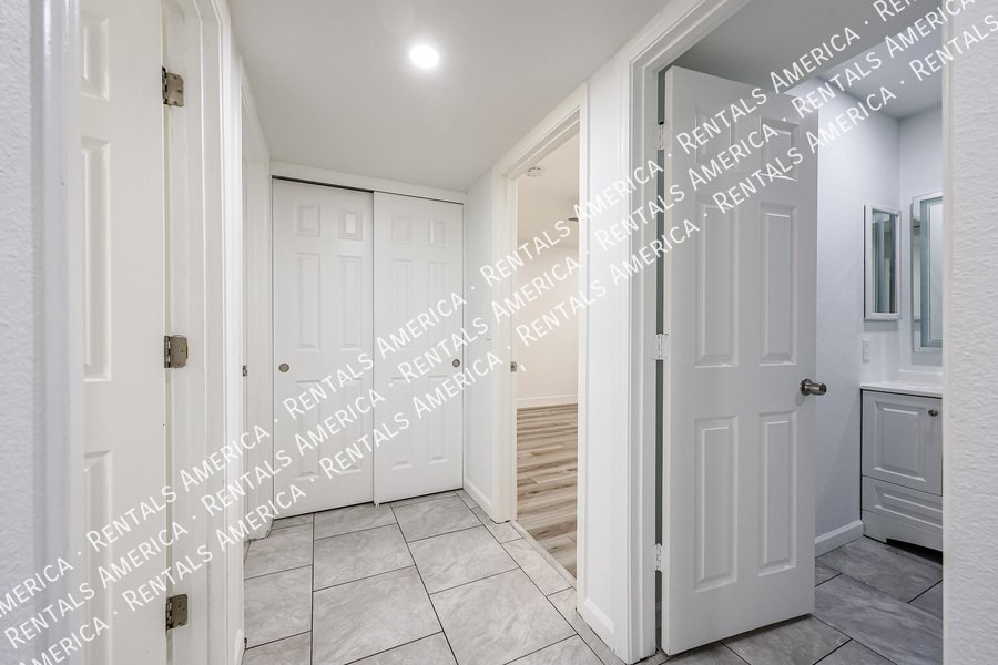 Remodeled 4 bedroom with Solar property image