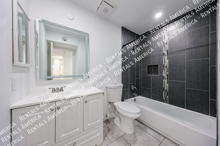 Remodeled 4 bedroom with Solar property image