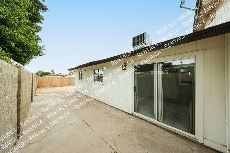 Remodeled 4 bedroom with Solar property image