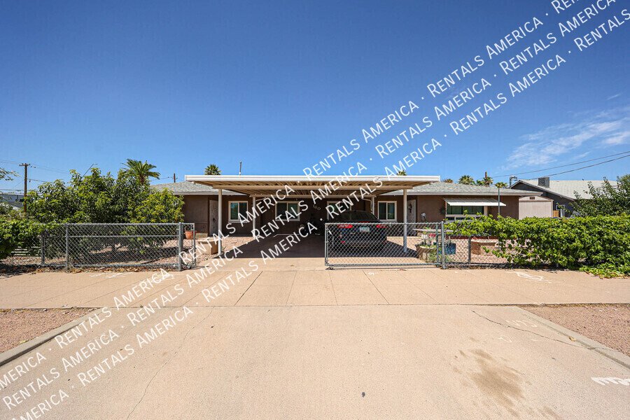 Charming 2 Bedroom Home with Water & Gas Included property image