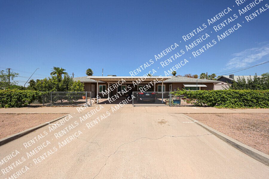 Charming 2 Bedroom Home with Water & Gas Included property image