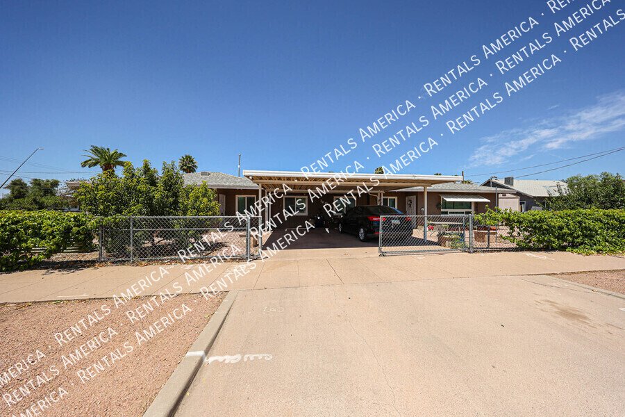 Charming 2 Bedroom Home with Water & Gas Included property image