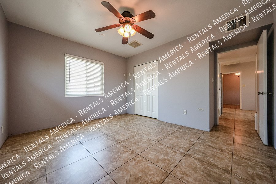 Charming 2 Bedroom Home with Water & Gas Included property image