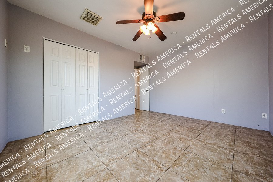 Charming 2 Bedroom Home with Water & Gas Included property image
