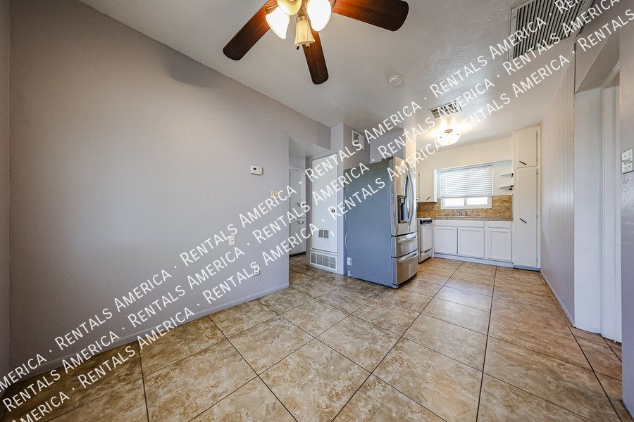 Charming 2 Bedroom Home with Water & Gas Included property image
