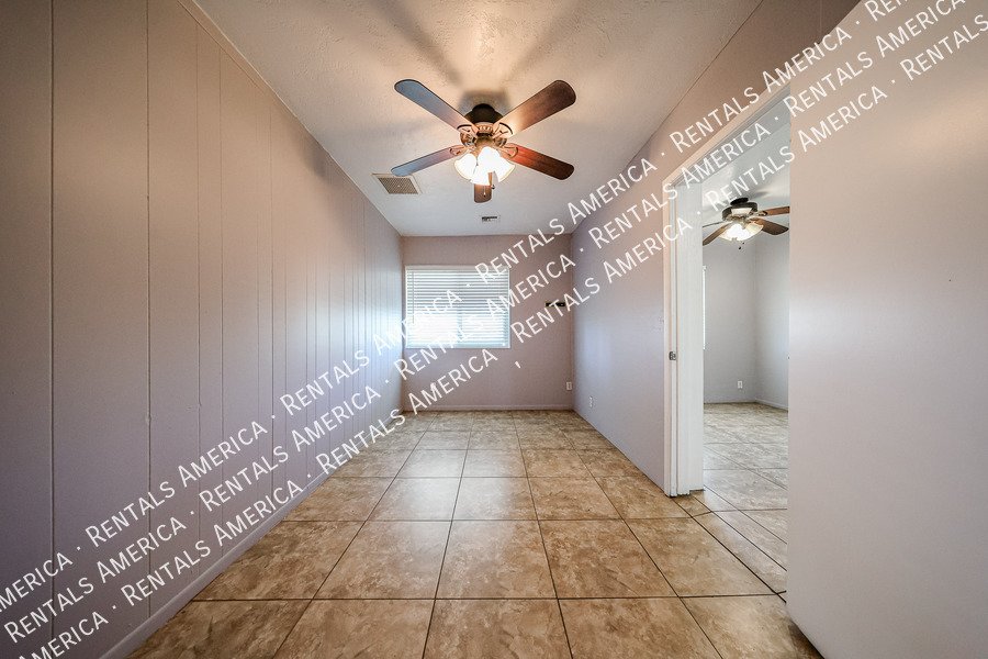 Charming 2 Bedroom Home with Water & Gas Included property image