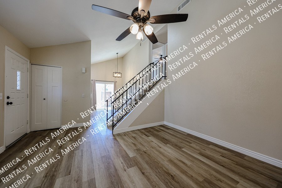 Peoria Condo - 4 Bedrooms, 2 Bathrooms, Prime Location property image