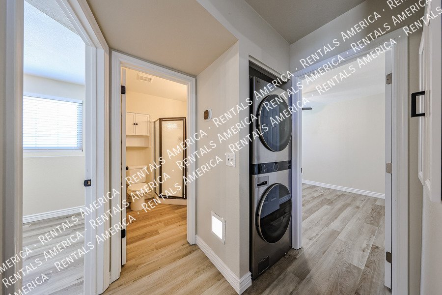 Peoria Condo - 4 Bedrooms, 2 Bathrooms, Prime Location property image