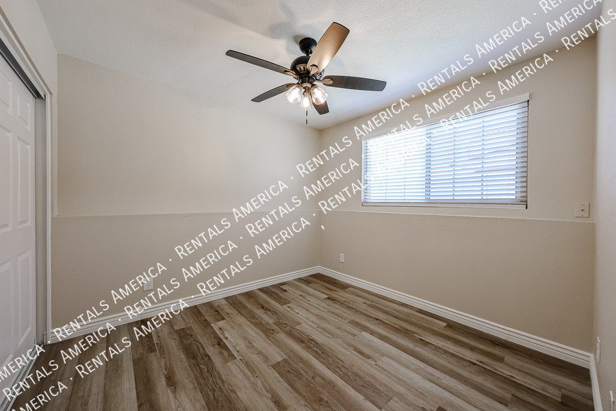 Peoria Condo - 4 Bedrooms, 2 Bathrooms, Prime Location property image