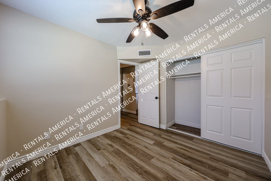 Peoria Condo - 4 Bedrooms, 2 Bathrooms, Prime Location property image
