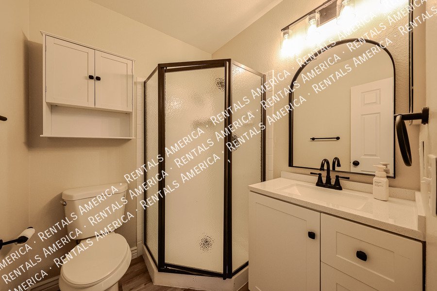 Peoria Condo - 4 Bedrooms, 2 Bathrooms, Prime Location property image