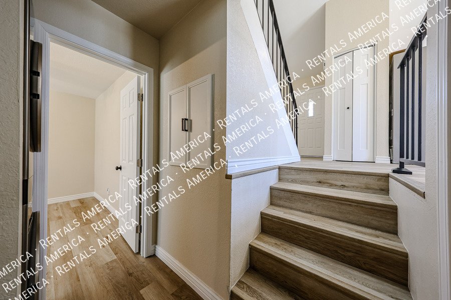 Peoria Condo - 4 Bedrooms, 2 Bathrooms, Prime Location property image