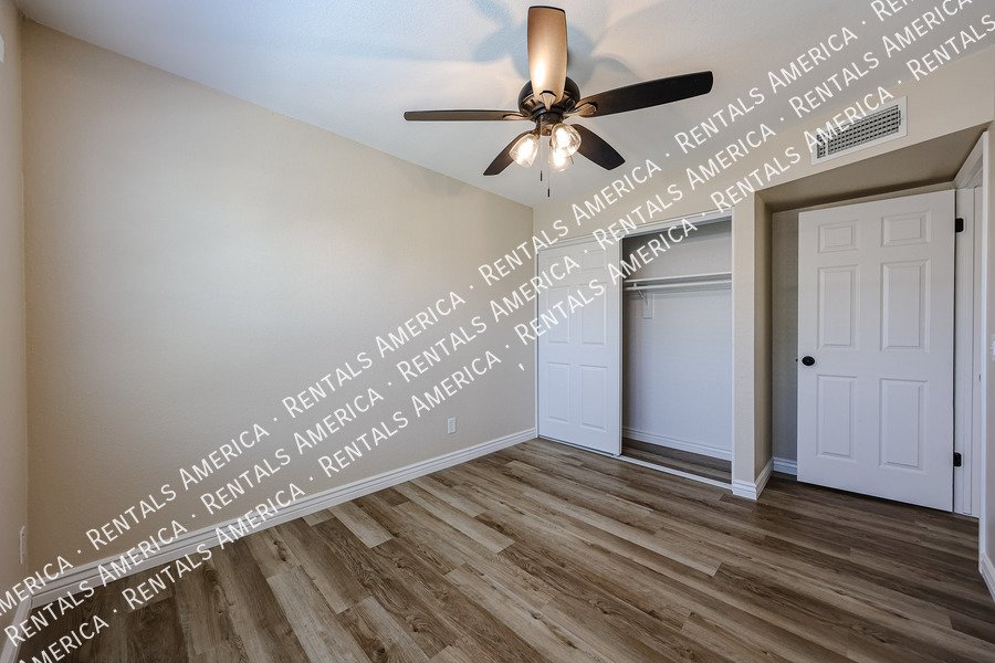 Peoria Condo - 4 Bedrooms, 2 Bathrooms, Prime Location property image