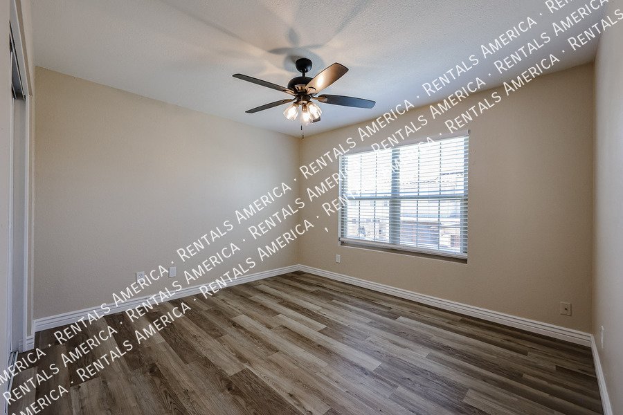 Peoria Condo - 4 Bedrooms, 2 Bathrooms, Prime Location property image