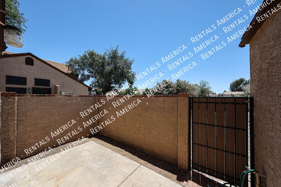Peoria Condo - 4 Bedrooms, 2 Bathrooms, Prime Location property image