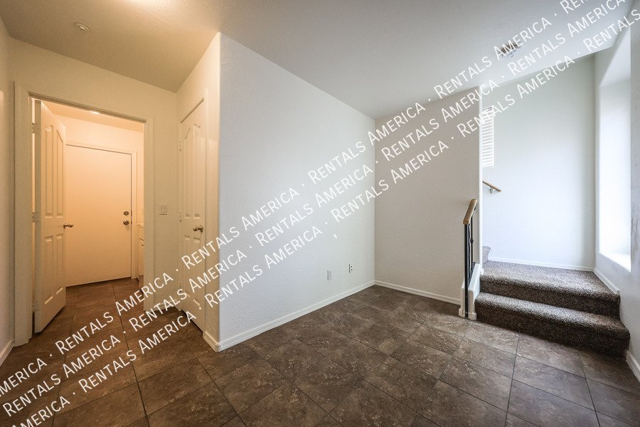 Nice Townhouse in Park Place Village! property image