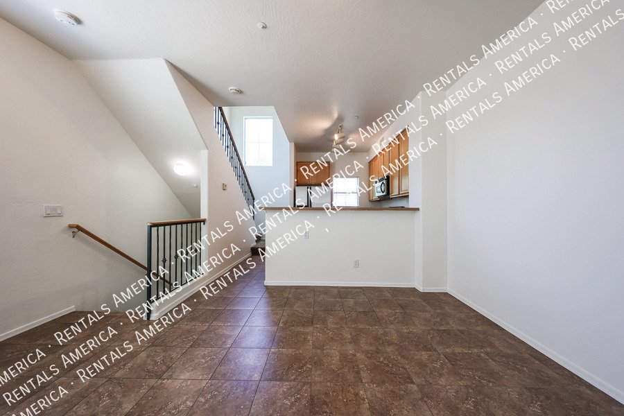 Nice Townhouse in Park Place Village! property image
