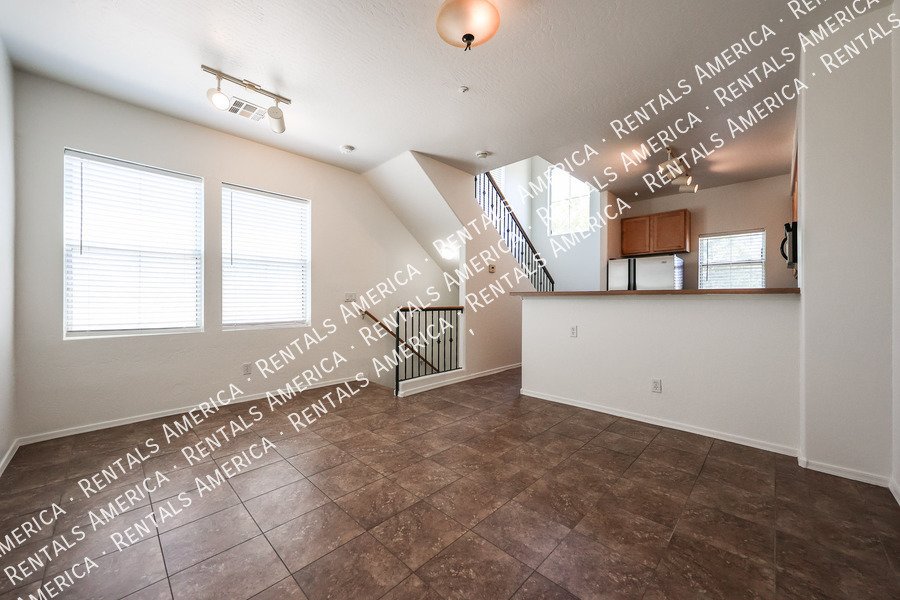 Nice Townhouse in Park Place Village! property image