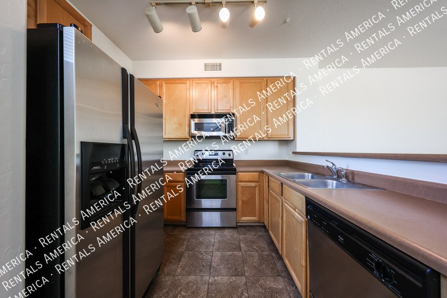 Nice Townhouse in Park Place Village! property image