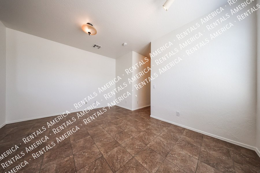 Nice Townhouse in Park Place Village! property image