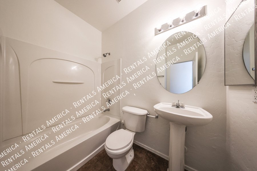 Nice Townhouse in Park Place Village! property image