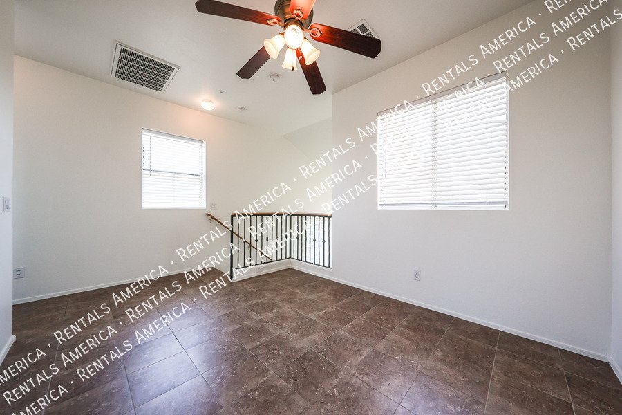 Nice Townhouse in Park Place Village! property image