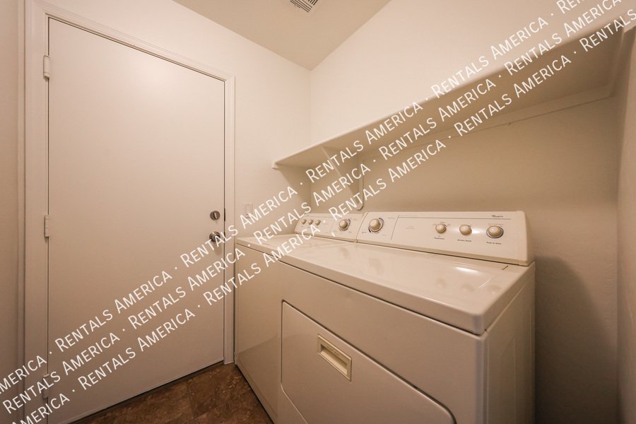 Nice Townhouse in Park Place Village! property image