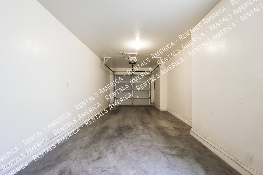 Nice Townhouse in Park Place Village! property image