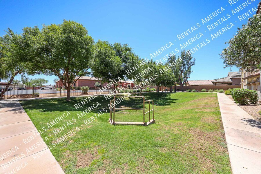 Nice Townhouse in Park Place Village! property image