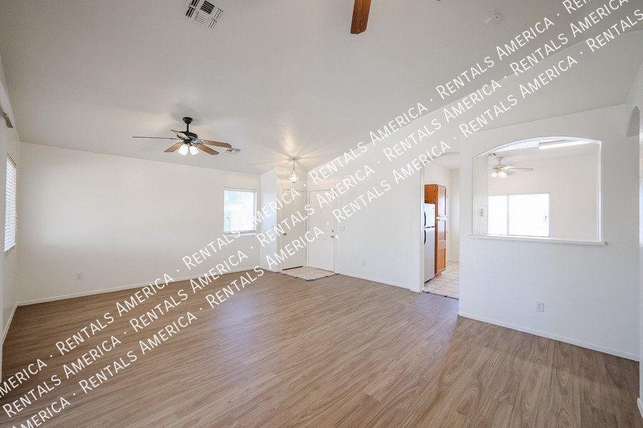 Lovely 3 BD, 2 BA Corner Lot Home in Wildflower Ranch Goodyear property image