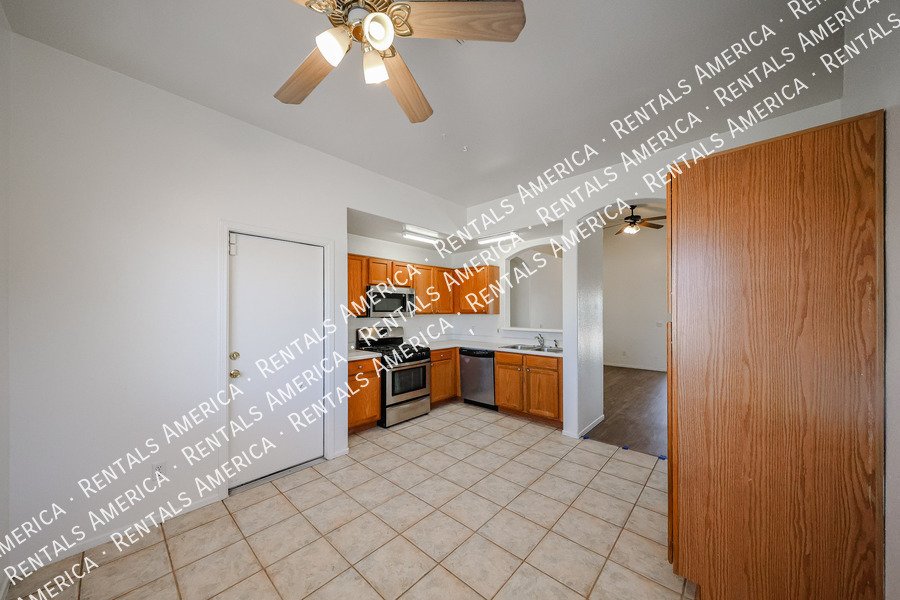 Lovely 3 BD, 2 BA Corner Lot Home in Wildflower Ranch Goodyear property image