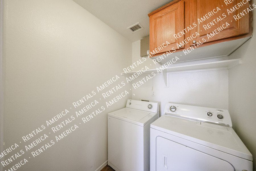Lovely 3 BD, 2 BA Corner Lot Home in Wildflower Ranch Goodyear property image
