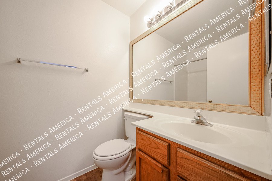 Lovely 3 BD, 2 BA Corner Lot Home in Wildflower Ranch Goodyear property image